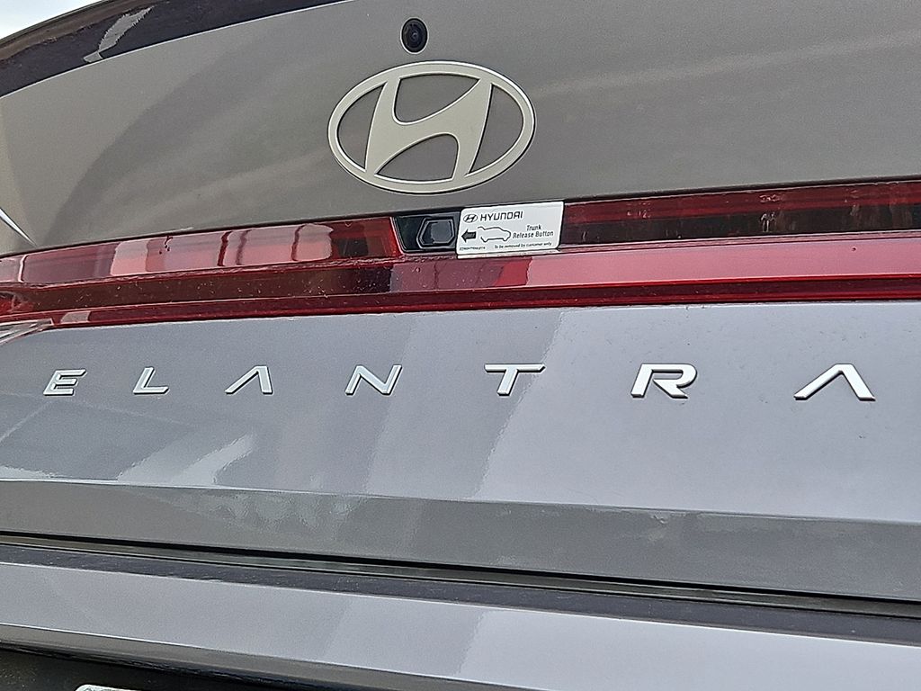 Thumbnail: 2025 Hyundai Elantra - 30