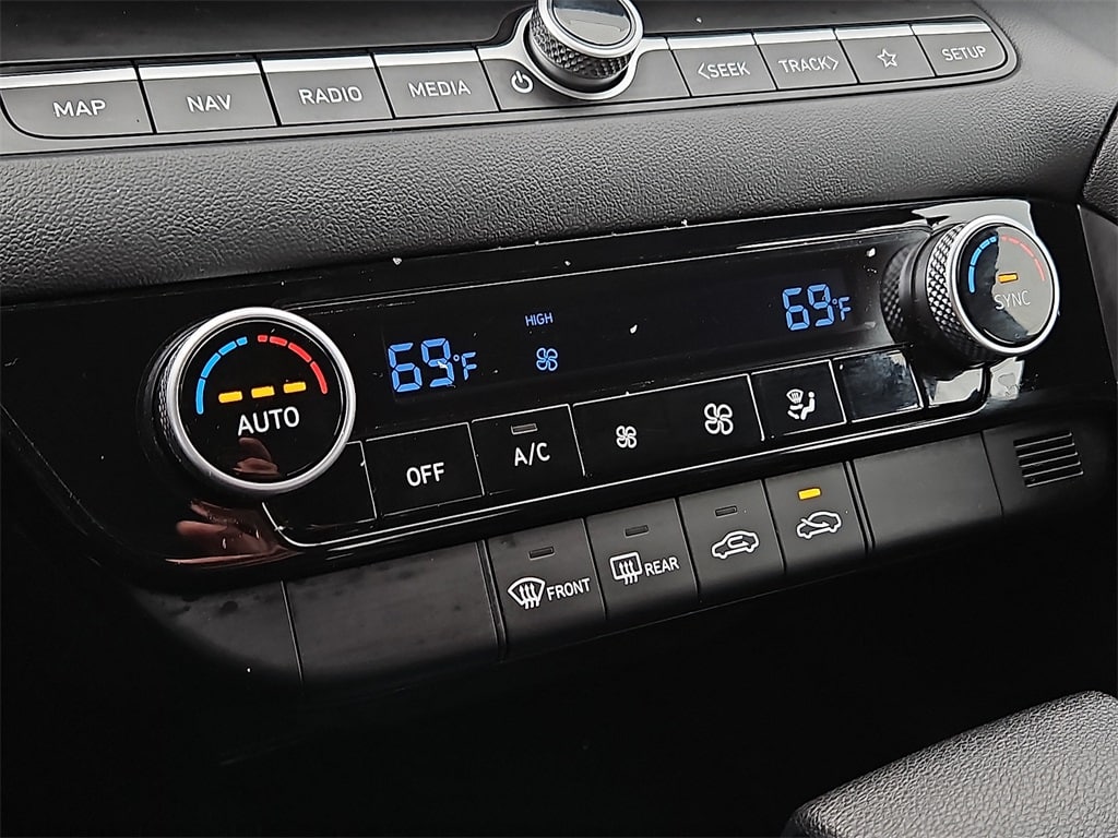 Thumbnail: 2024 Hyundai Elantra - 19