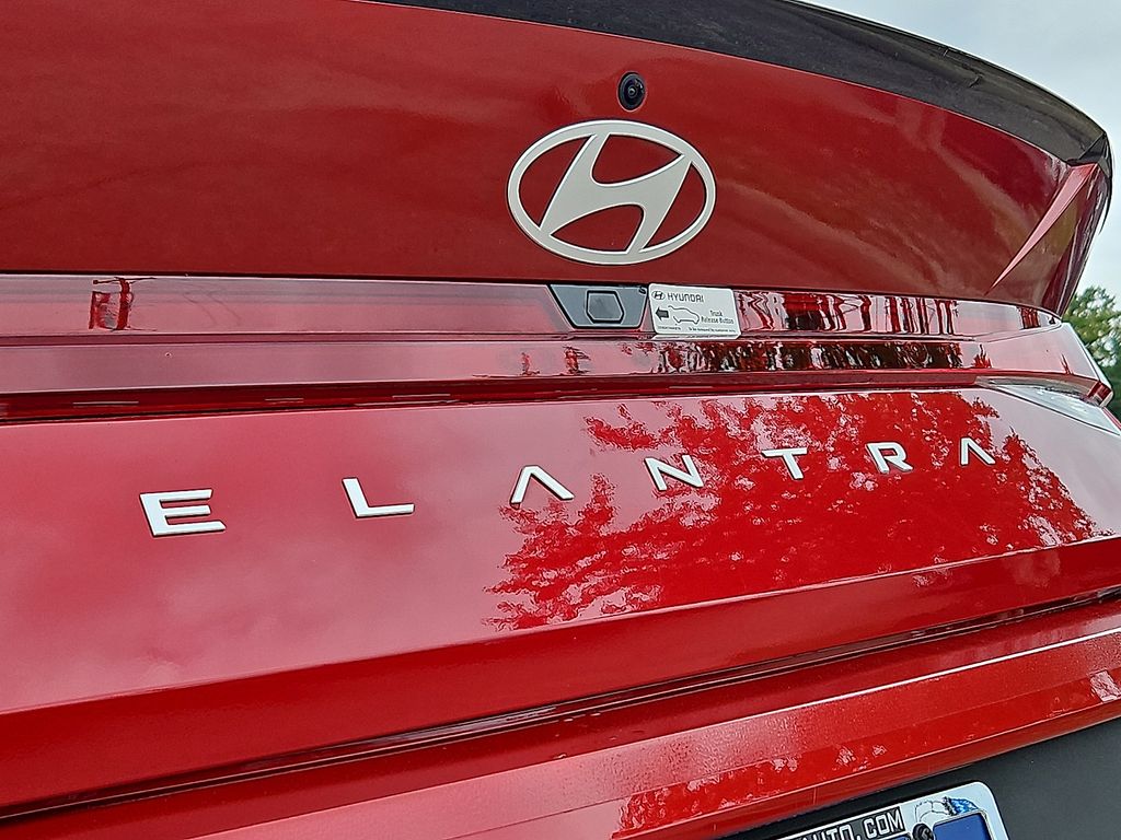 Thumbnail: 2025 Hyundai Elantra - 30
