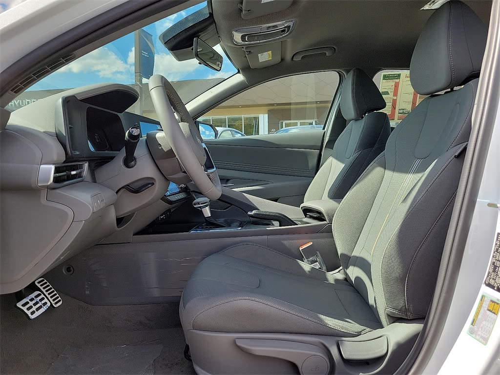 Thumbnail: 2025 Hyundai Elantra - 9