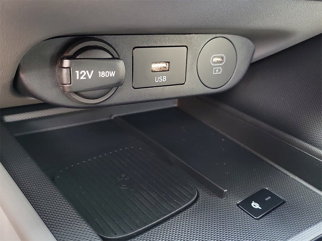 Thumbnail: 2025 Hyundai Elantra - 19