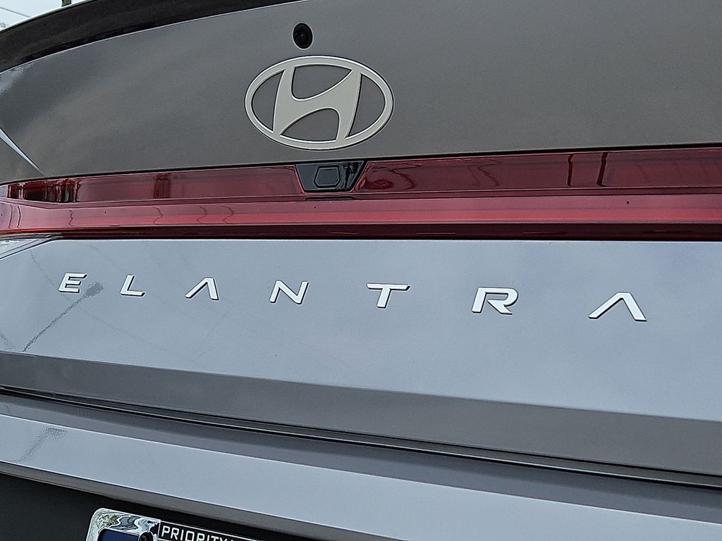 Thumbnail: 2025 Hyundai Elantra - 32