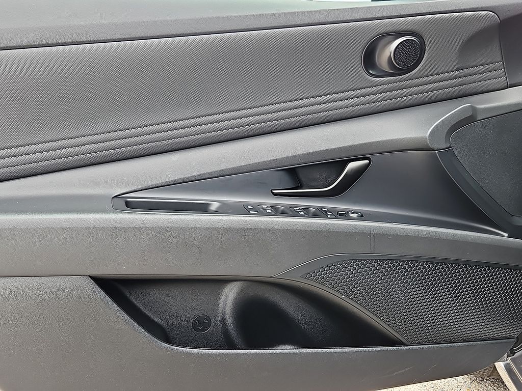Thumbnail: 2025 Hyundai Elantra - 20