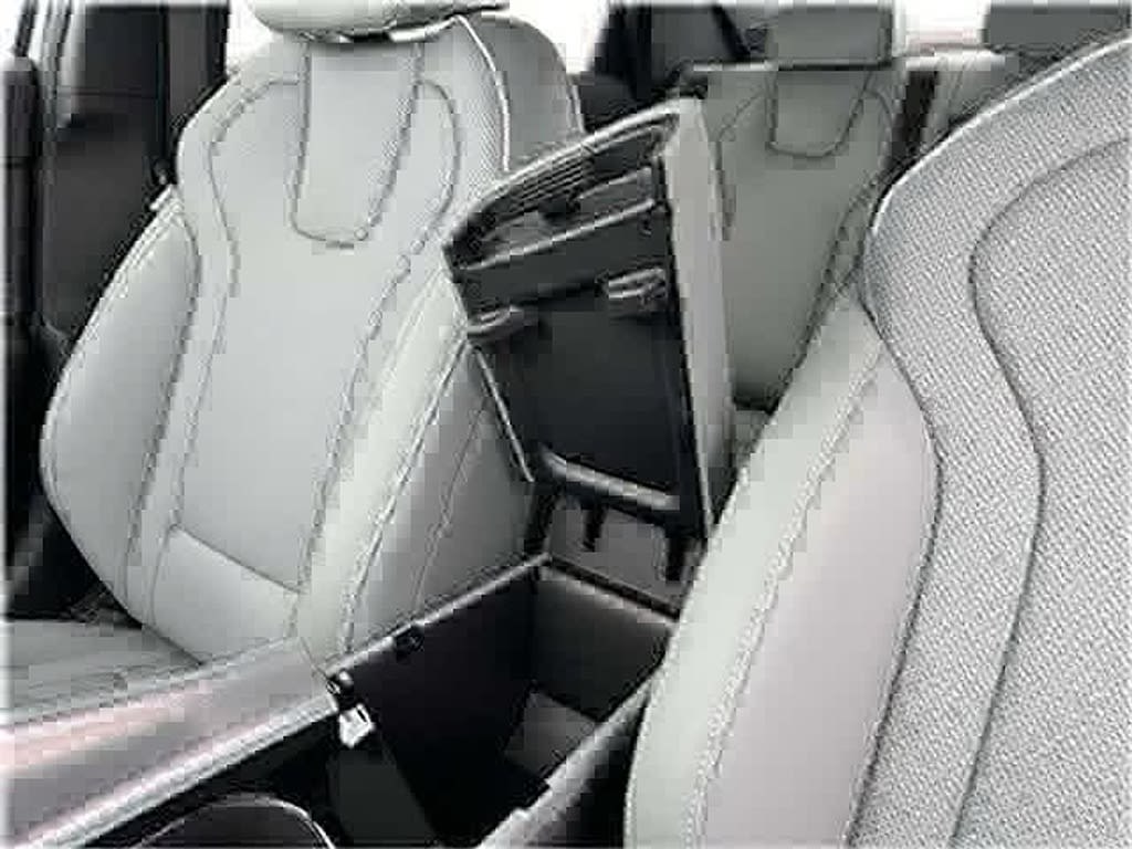 2025 Hyundai Elantra Limited Edition 19