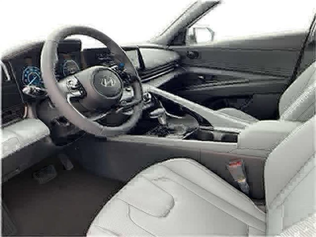 2025 Hyundai Elantra Limited Edition 6