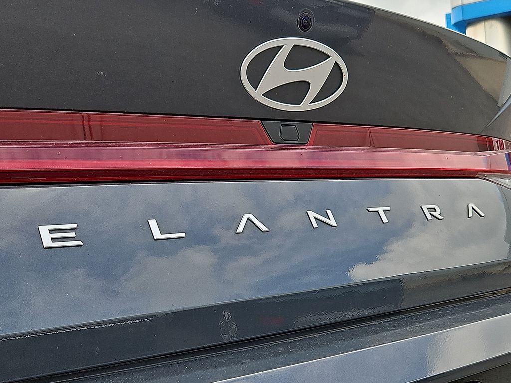 Thumbnail: 2024 Hyundai Elantra - 32
