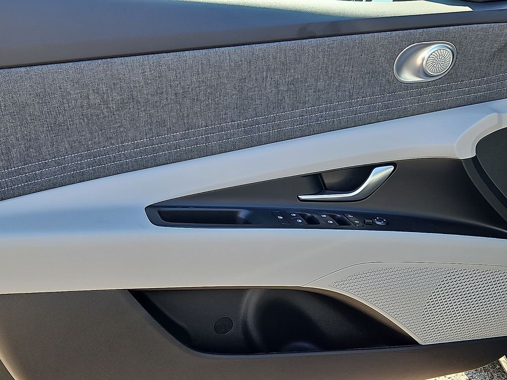Thumbnail: 2026 Hyundai Elantra - 17