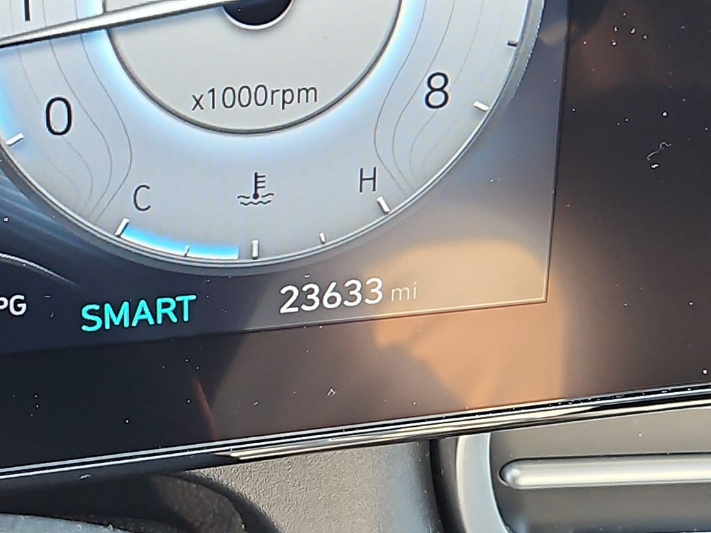 Thumbnail: 2025 Hyundai Elantra - 25