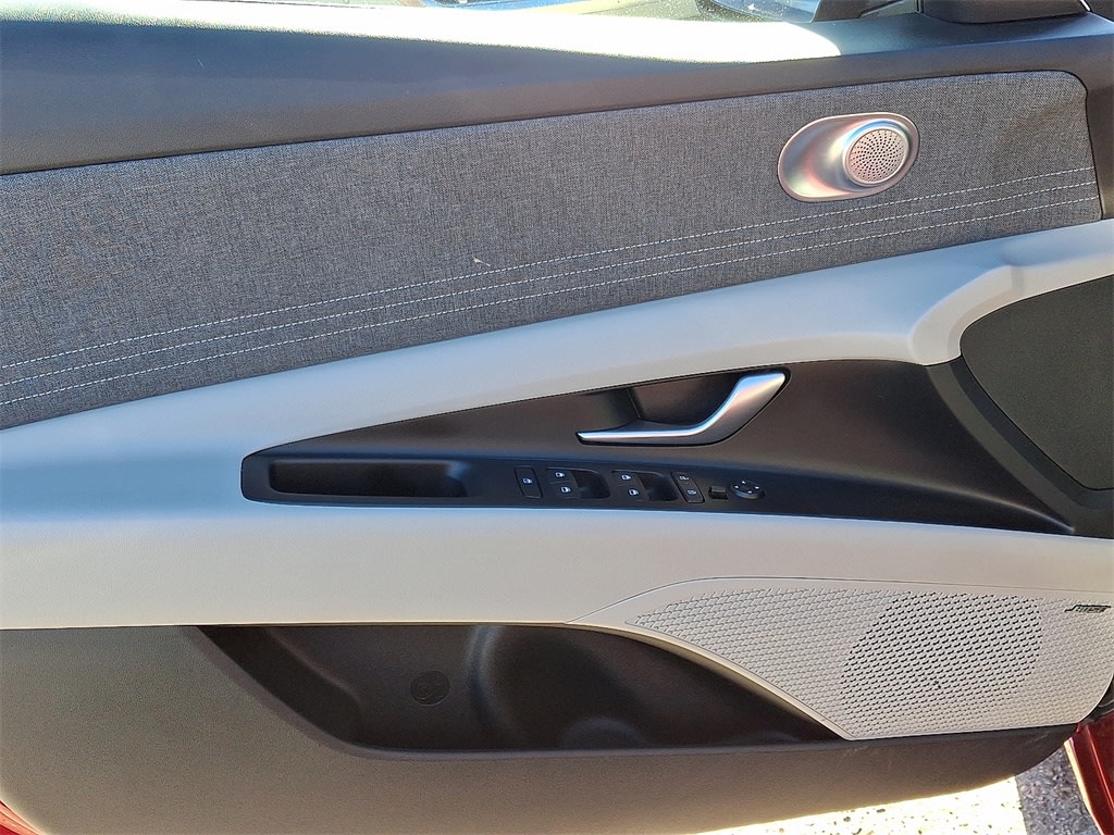 Thumbnail: 2025 Hyundai Elantra - 19