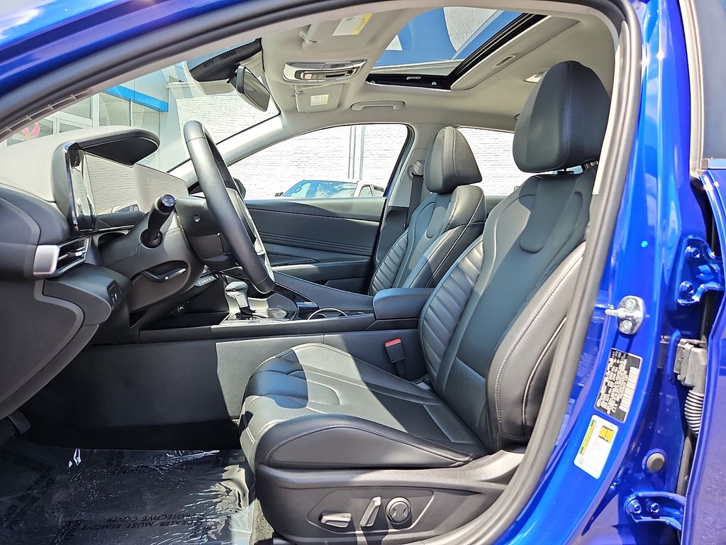 Thumbnail: 2025 Hyundai Elantra - 10