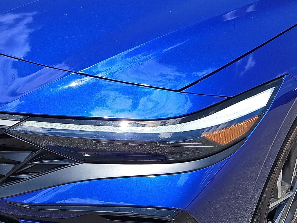 Thumbnail: 2025 Hyundai Elantra - 18