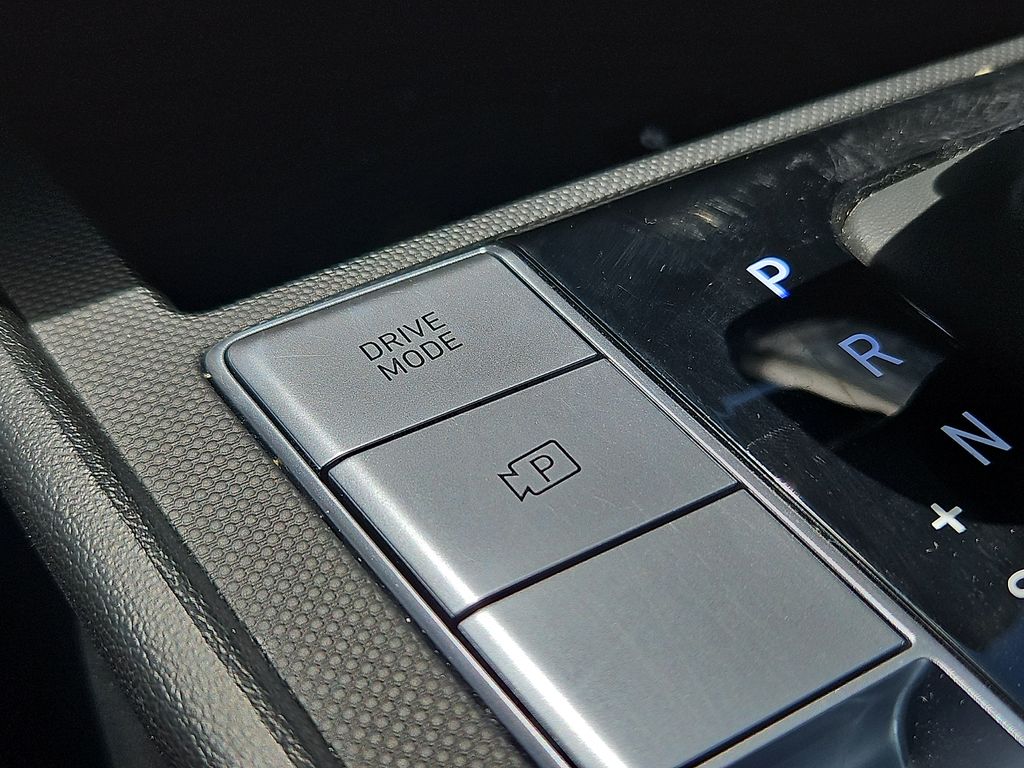 Thumbnail: 2025 Hyundai Elantra - 29