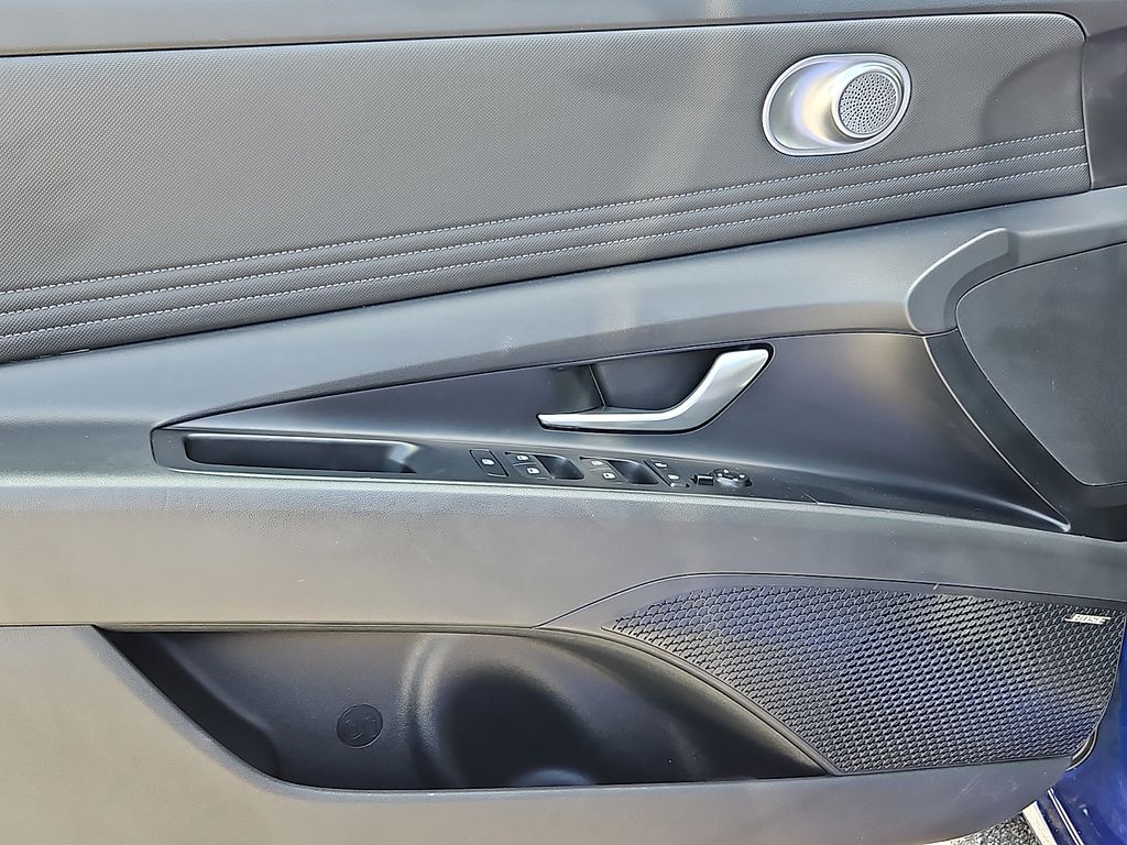 Thumbnail: 2025 Hyundai Elantra - 19
