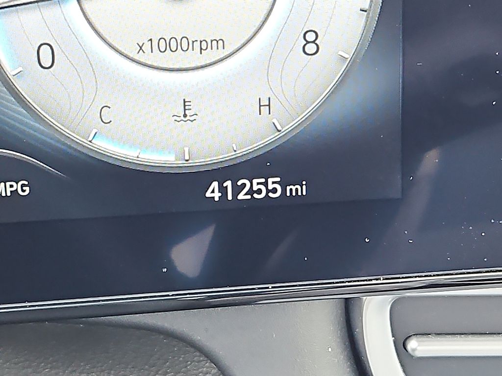 Thumbnail: 2025 Hyundai Elantra - 24