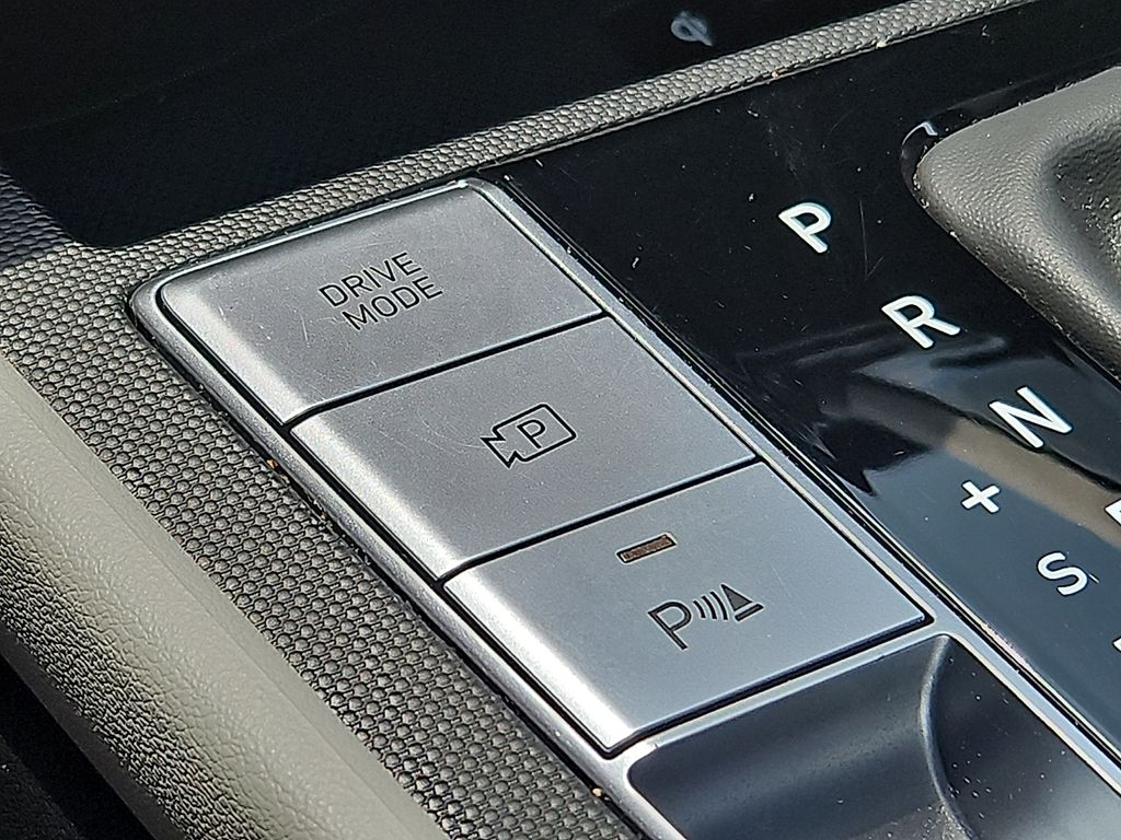 Thumbnail: 2024 Hyundai Elantra - 29