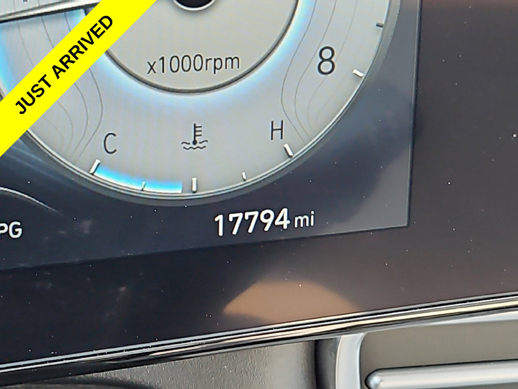 Thumbnail: 2024 Hyundai Elantra - 14