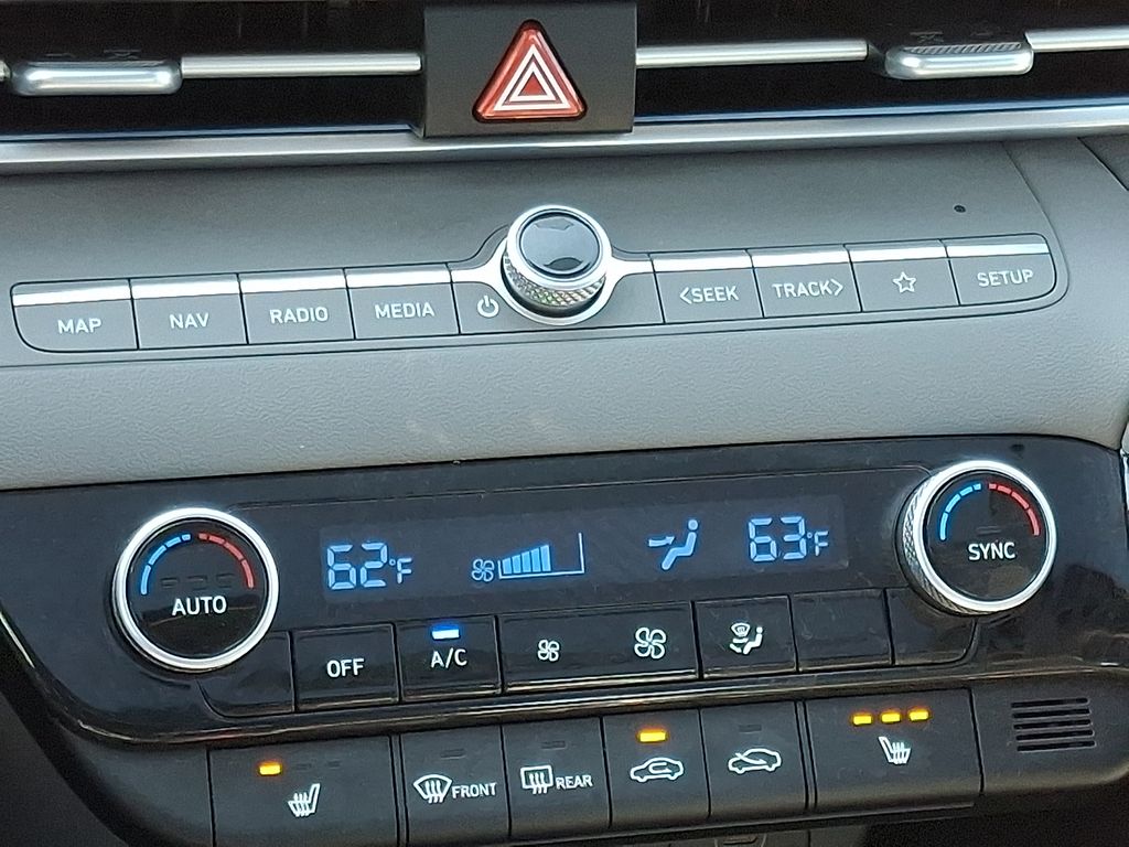 Thumbnail: 2025 Hyundai Elantra - 24