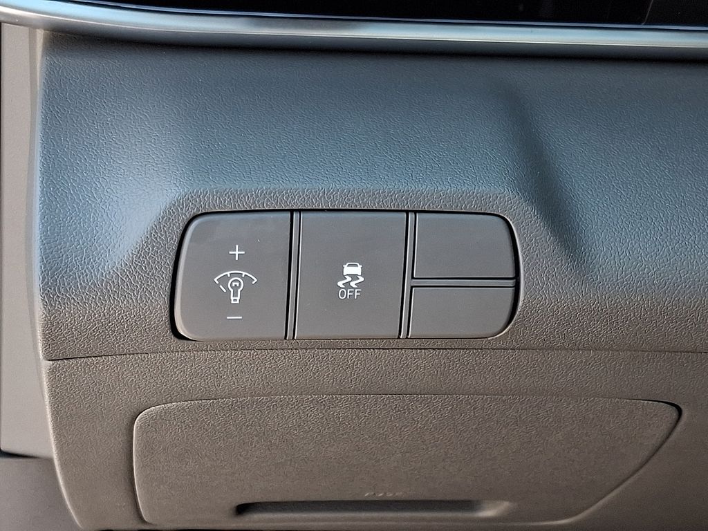 Thumbnail: 2025 Hyundai Elantra - 27