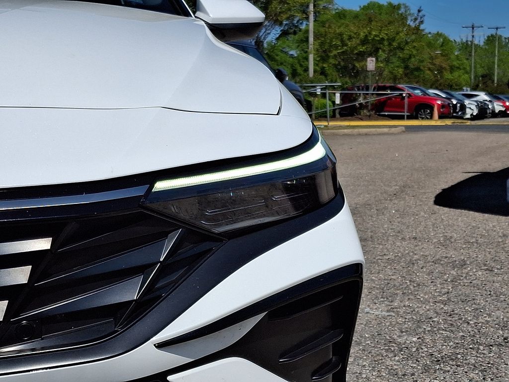 Thumbnail: 2025 Hyundai Elantra - 21