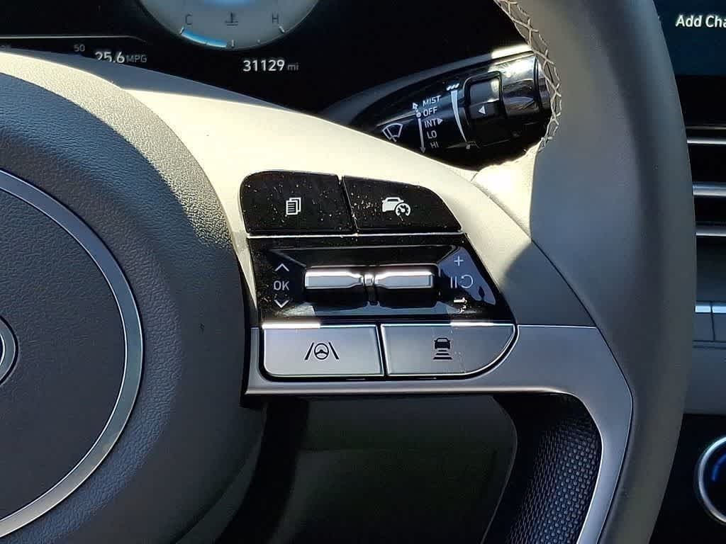 Thumbnail: 2025 Hyundai Elantra - 25