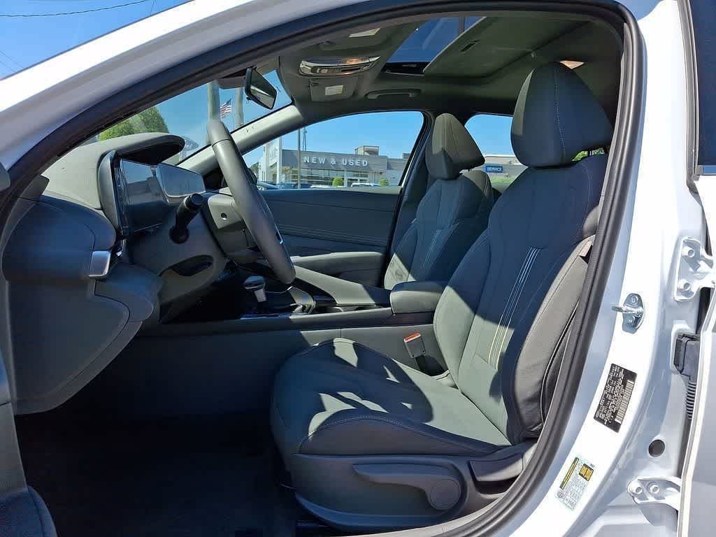 Thumbnail: 2025 Hyundai Elantra - 9