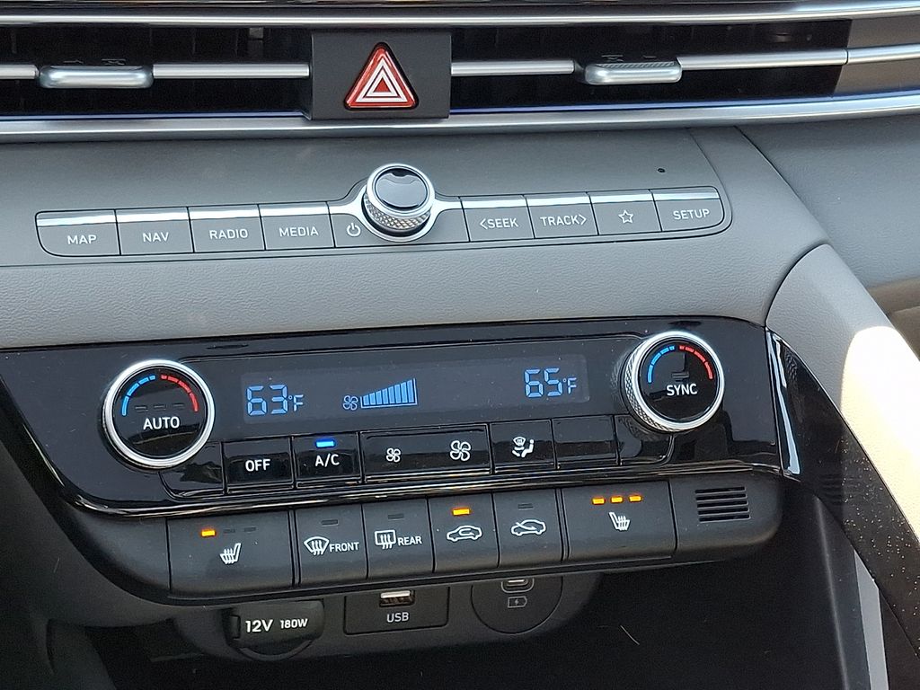 Thumbnail: 2025 Hyundai Elantra - 22