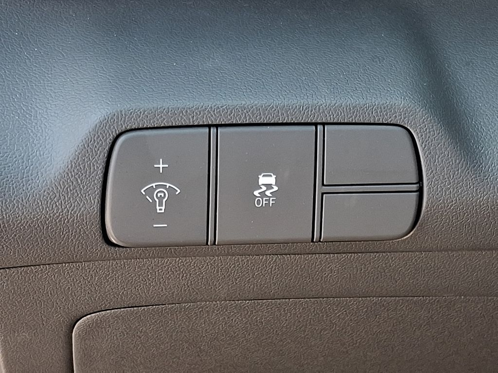 Thumbnail: 2025 Hyundai Elantra - 28