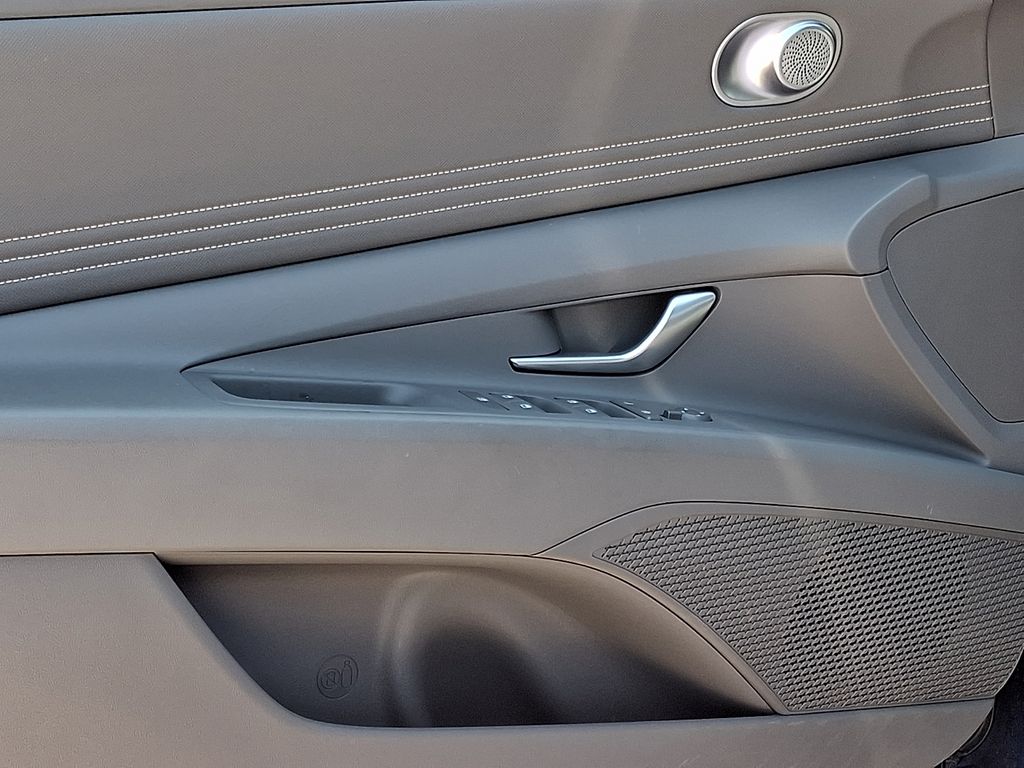 Thumbnail: 2025 Hyundai Elantra - 20