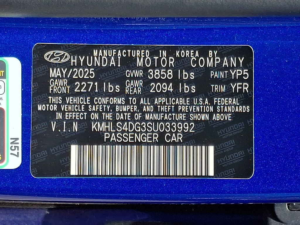 Thumbnail: 2025 Hyundai Elantra - 17