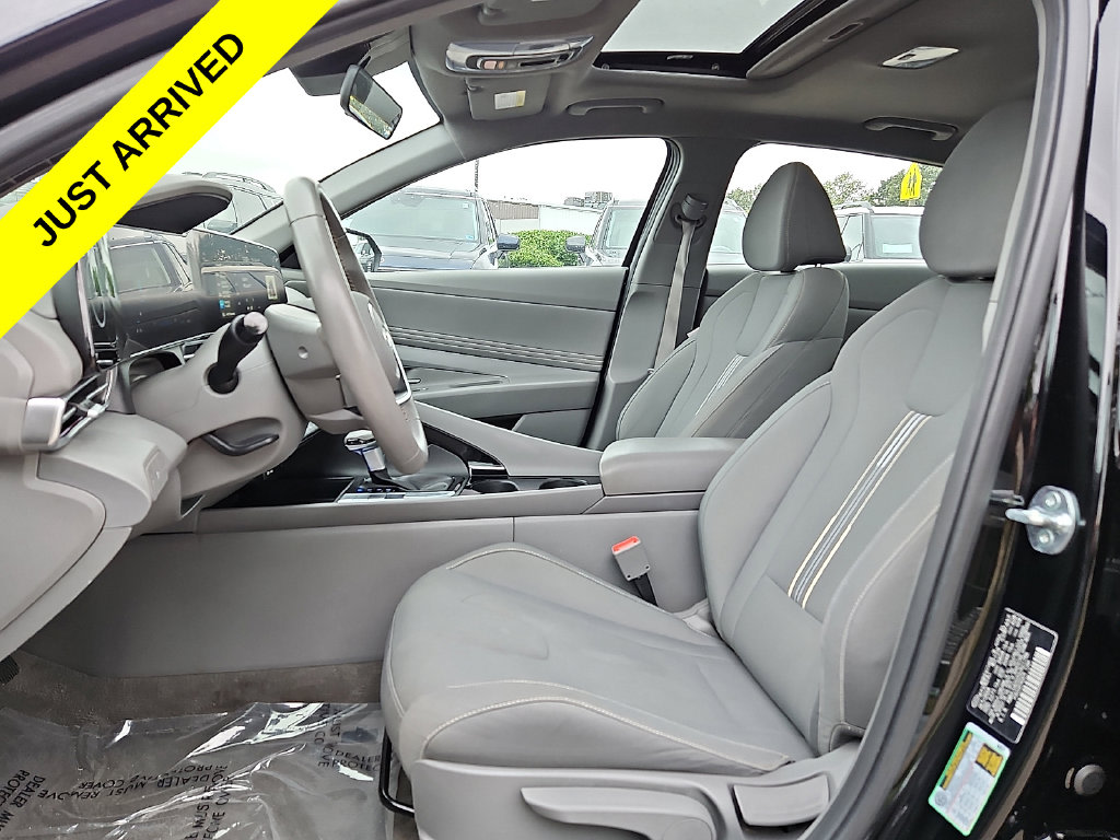 Thumbnail: 2025 Hyundai Elantra - 10