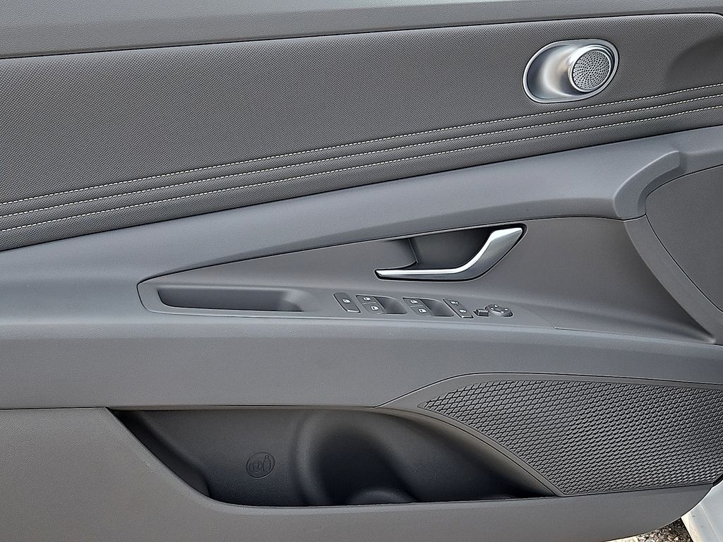 Thumbnail: 2026 Hyundai Elantra - 16