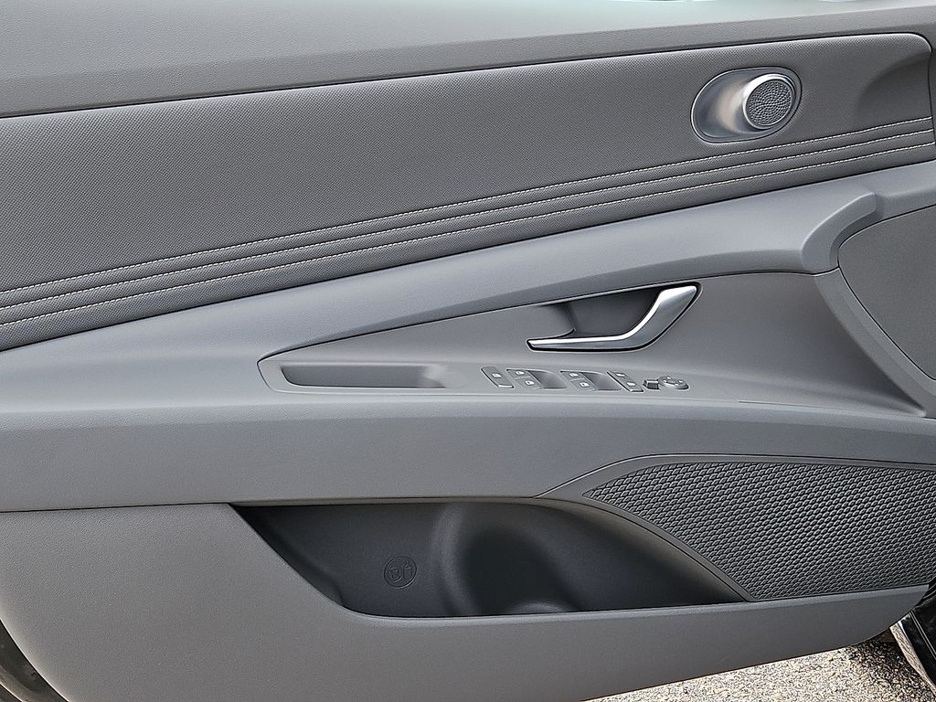 Thumbnail: 2026 Hyundai Elantra - 16