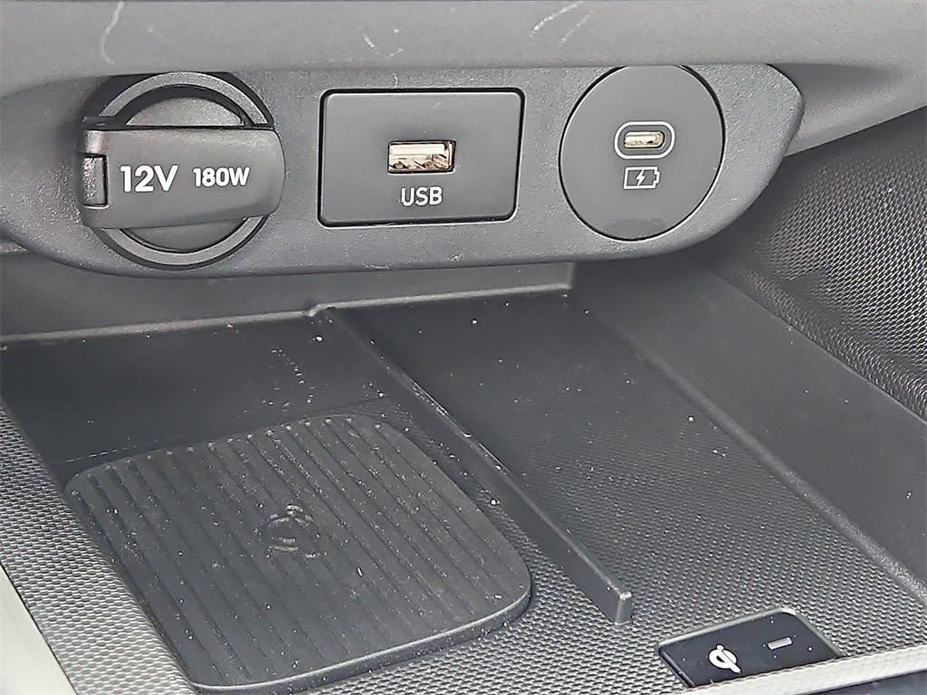 Thumbnail: 2024 Hyundai Elantra - 32