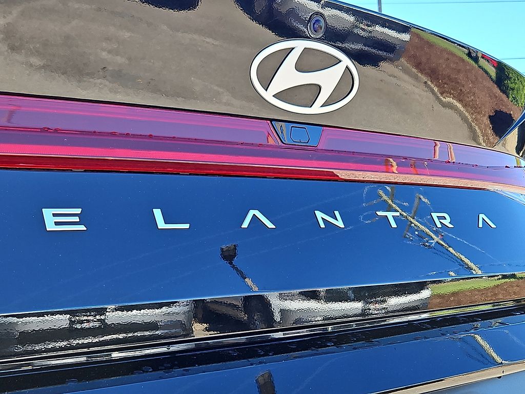 Thumbnail: 2024 Hyundai Elantra - 33