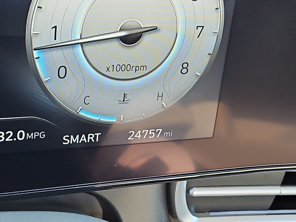 Thumbnail: 2024 Hyundai Elantra - 24