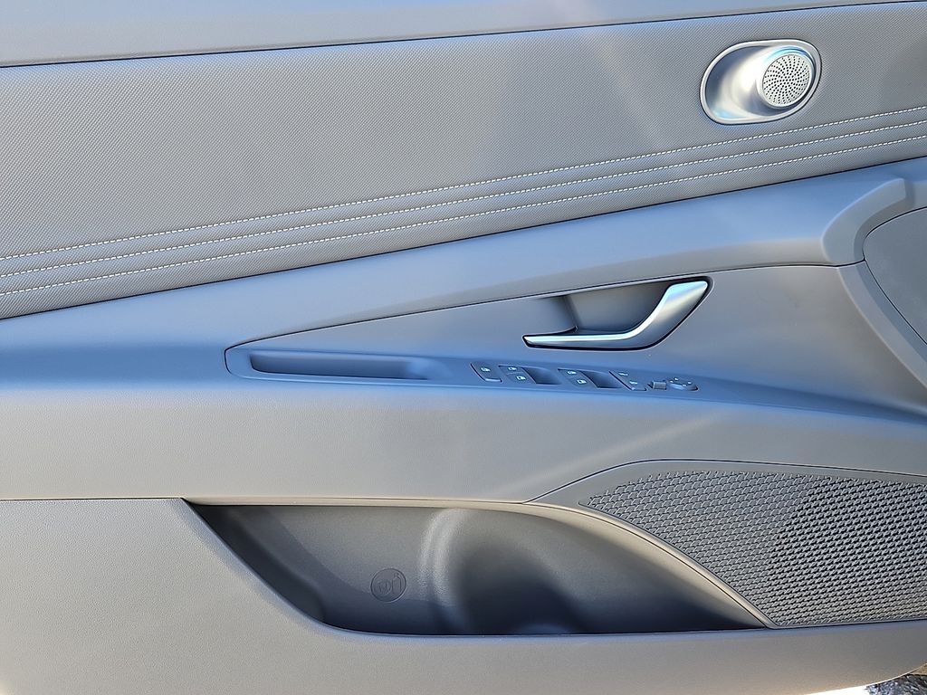 Thumbnail: 2024 Hyundai Elantra - 19