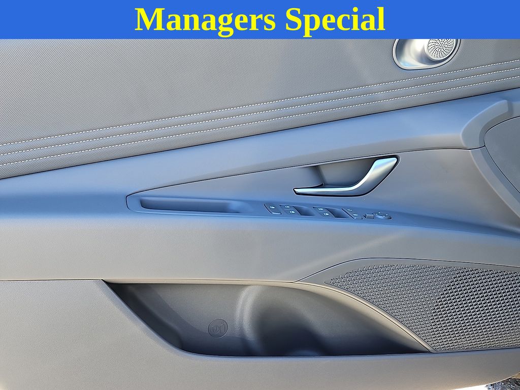 Thumbnail: 2024 Hyundai Elantra - 19