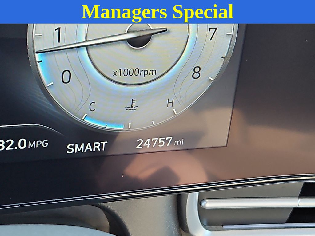 Thumbnail: 2024 Hyundai Elantra - 24