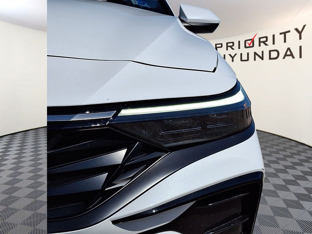 Thumbnail: 2025 Hyundai Elantra - 18