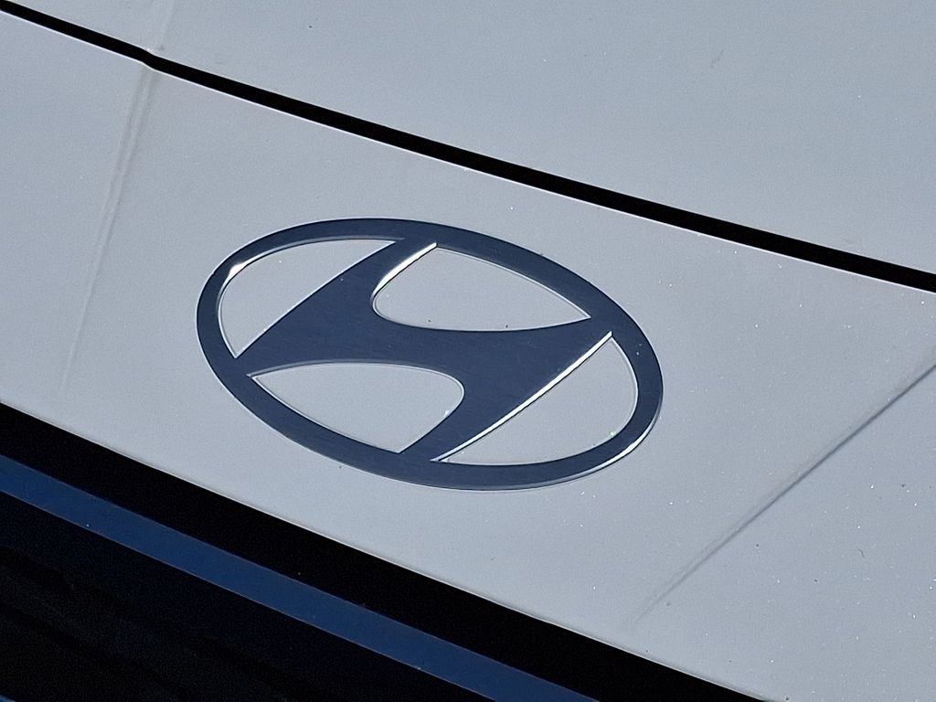 Thumbnail: 2025 Hyundai Elantra - 32