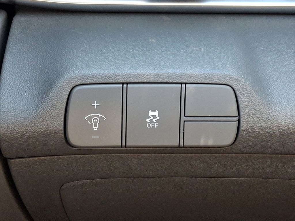 Thumbnail: 2025 Hyundai Elantra - 27