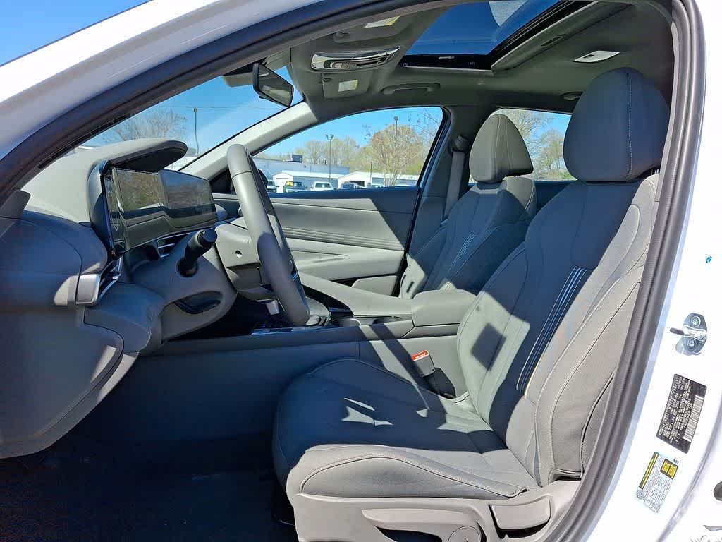 Thumbnail: 2025 Hyundai Elantra - 9