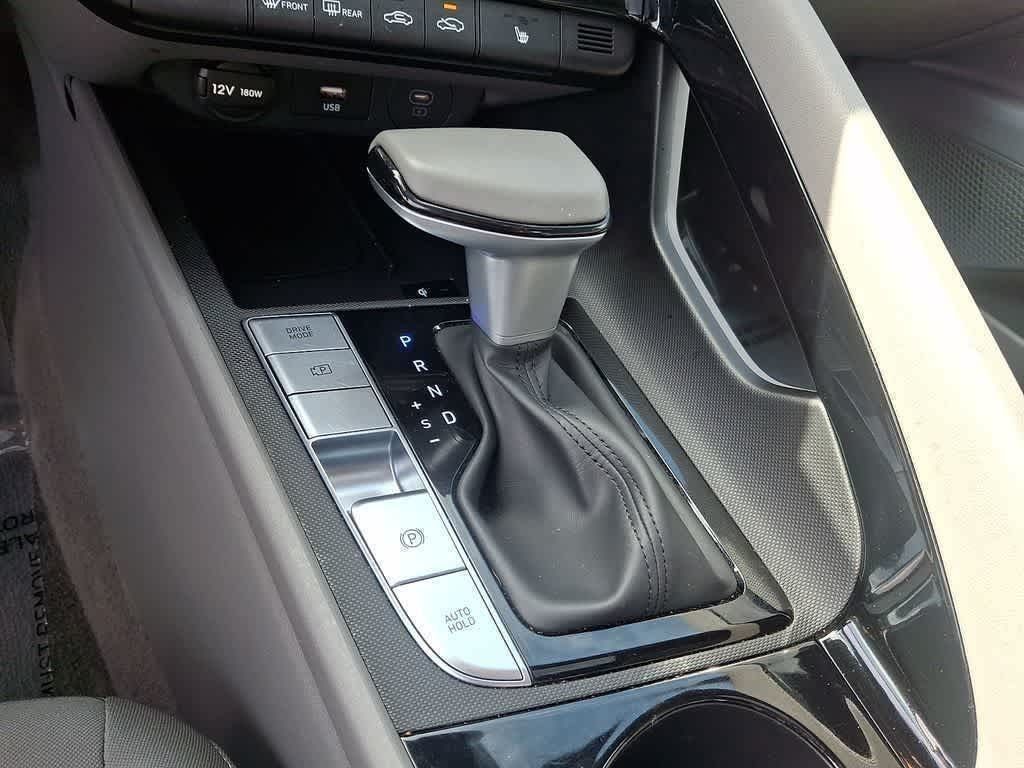Thumbnail: 2025 Hyundai Elantra - 17