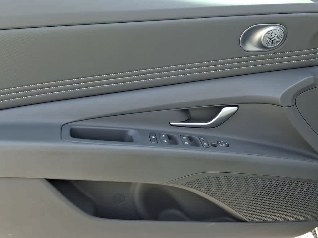 Thumbnail: 2025 Hyundai Elantra - 23
