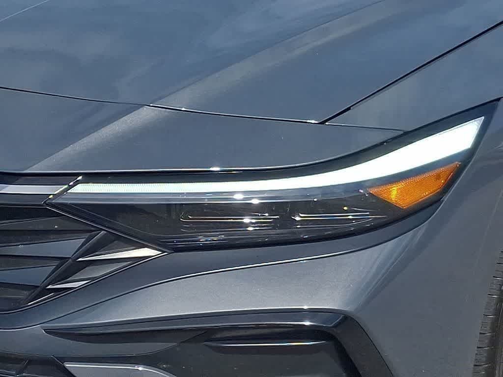 Thumbnail: 2025 Hyundai Elantra - 22