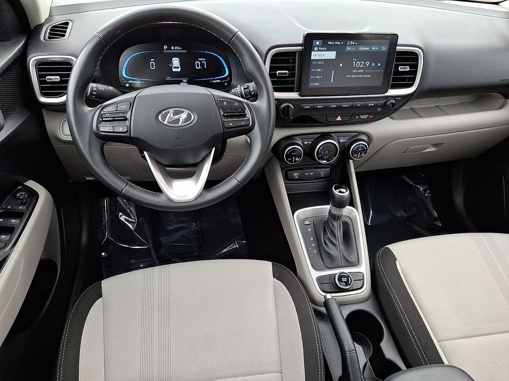 Thumbnail: 2025 Hyundai Venue - 2