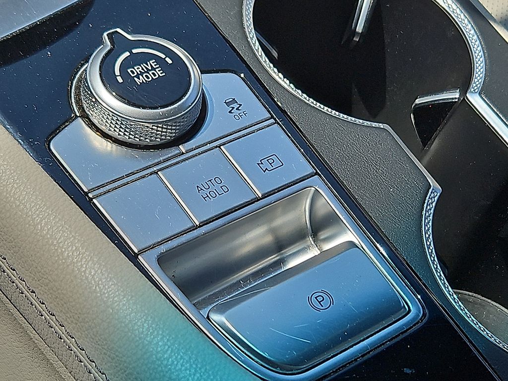 Thumbnail: 2025 Genesis G70 - 29