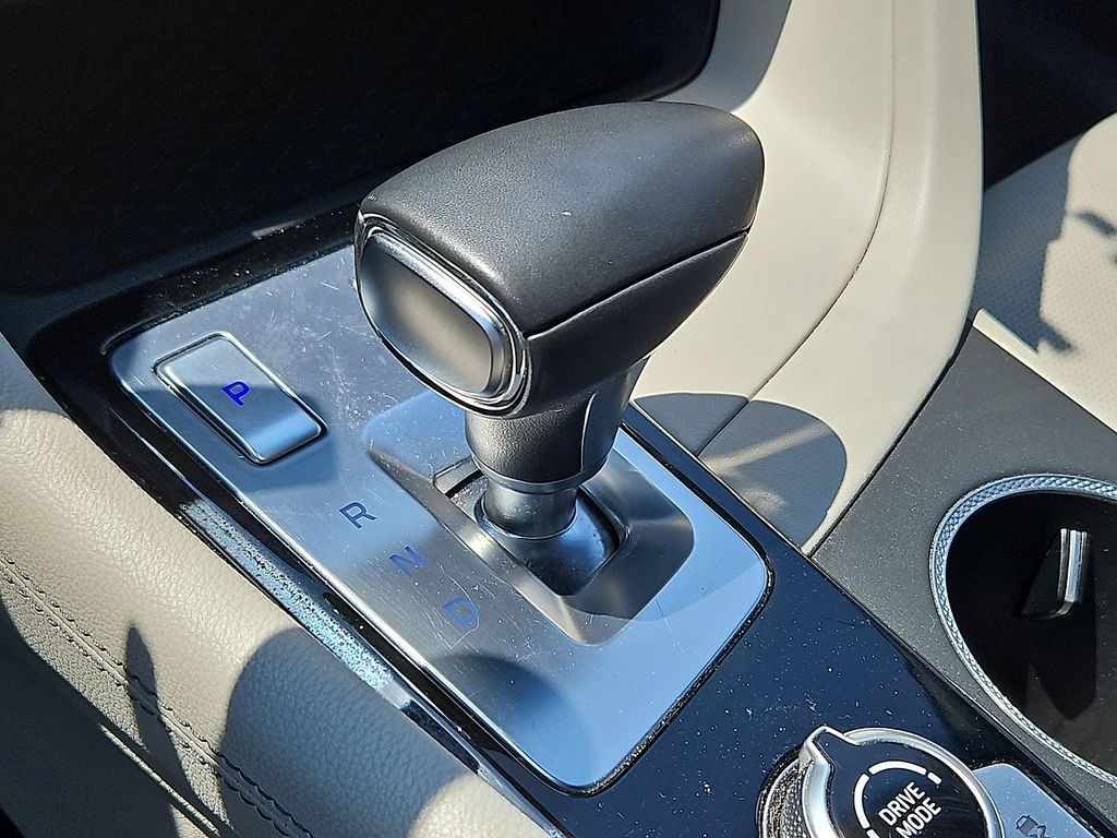 Thumbnail: 2025 Genesis G70 - 12