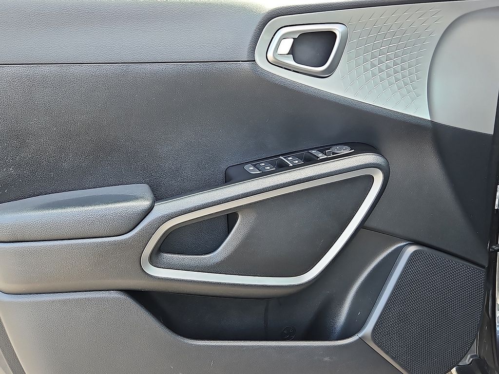 Thumbnail: 2022 Kia Soul - 20