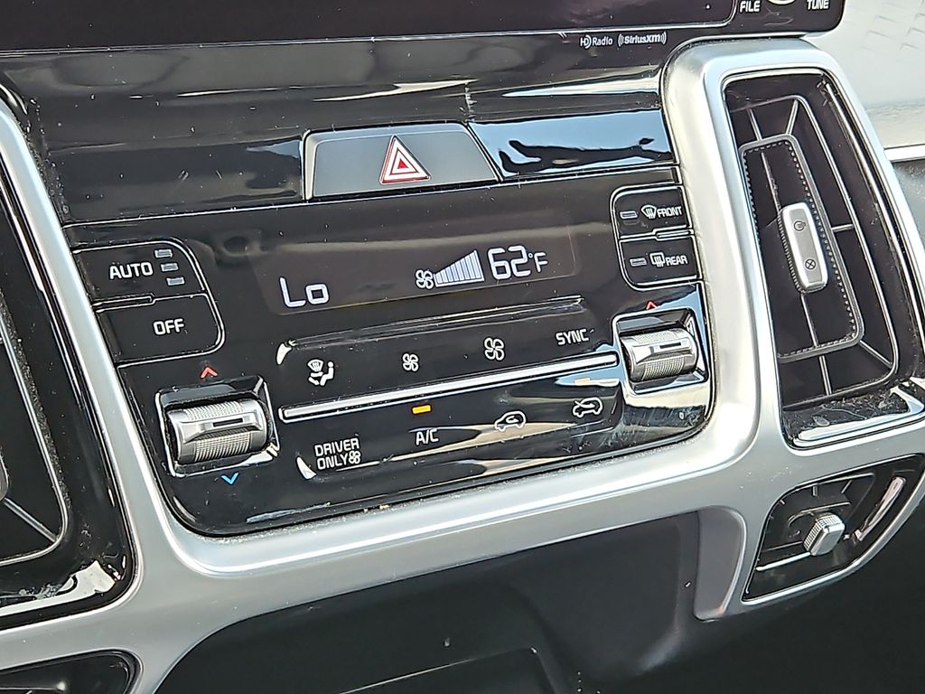 Thumbnail: 2022 Kia Sorento - 11